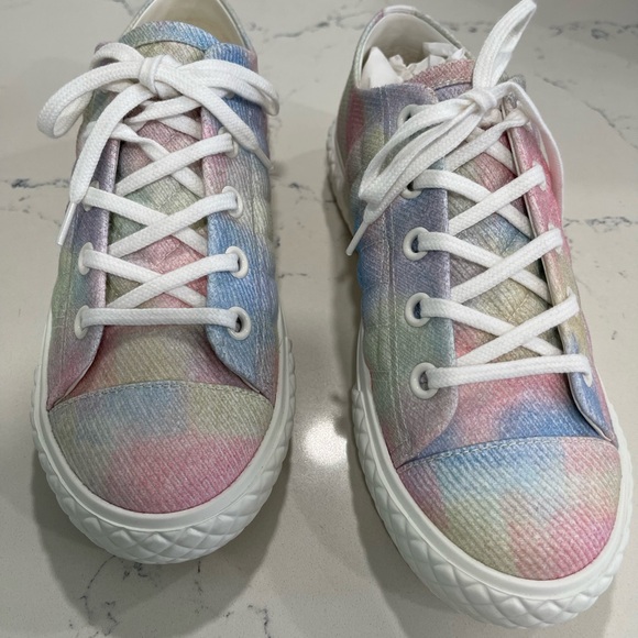 CHANEL printed fabric quilted sneaker - Picture 1 of 10